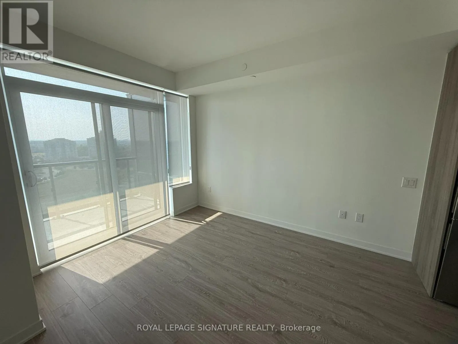 1406 - 2495 EGLINTON AVENUE W