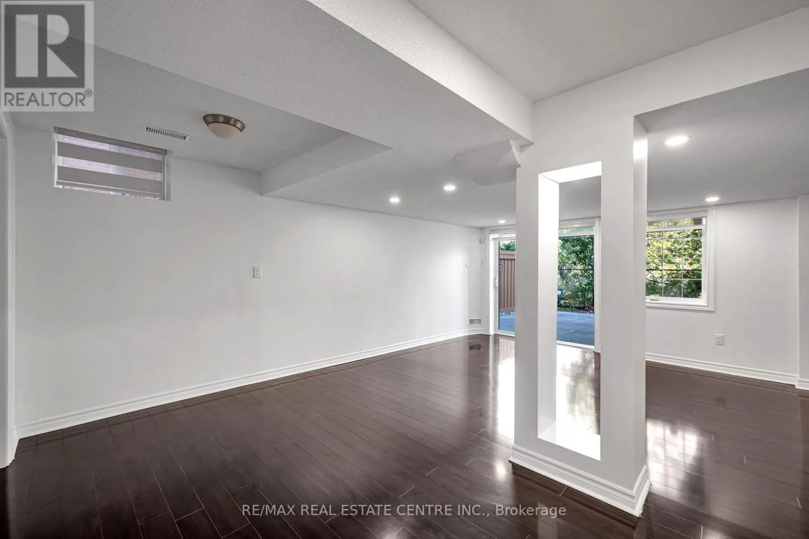 425 BUSSEL CRESCENT