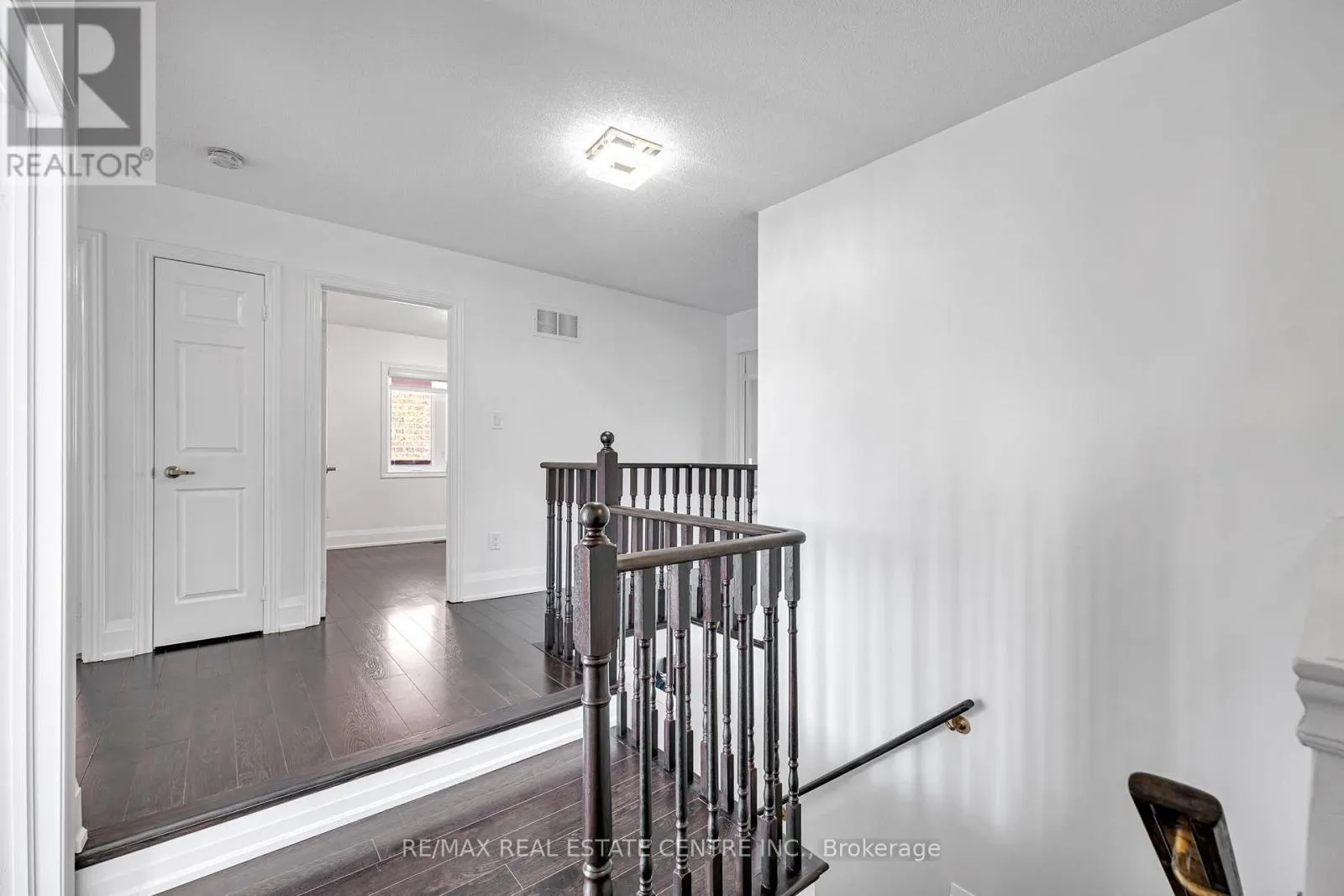 425 BUSSEL CRESCENT