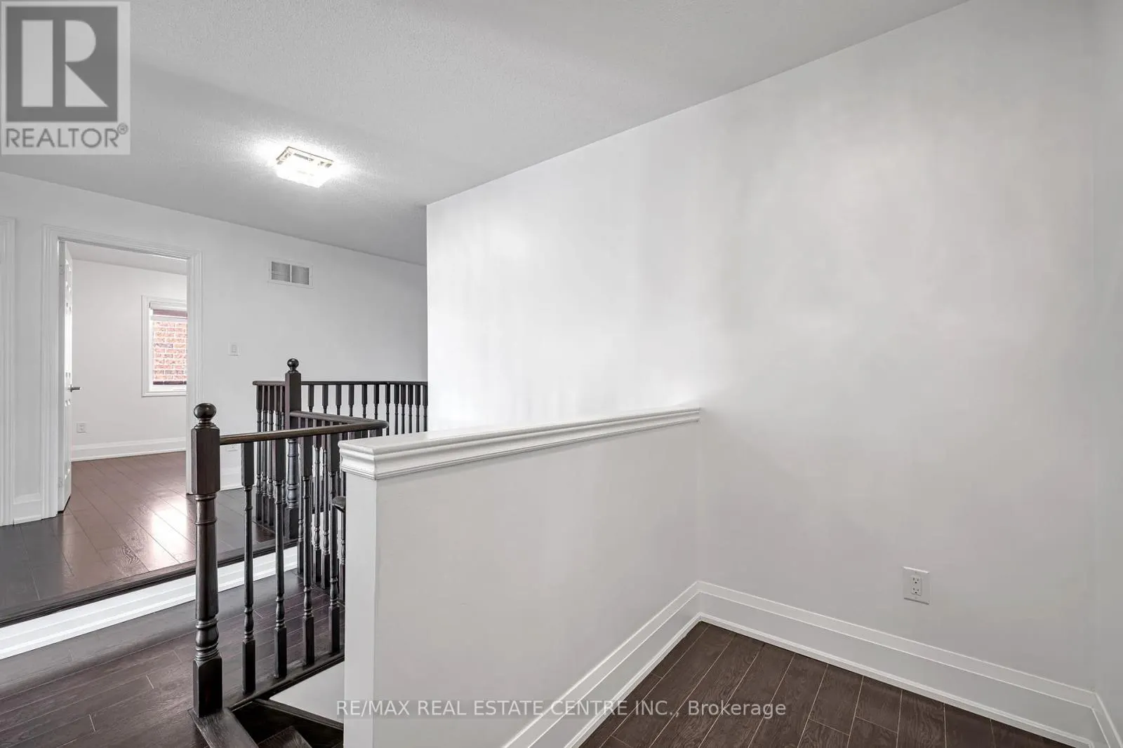 425 BUSSEL CRESCENT