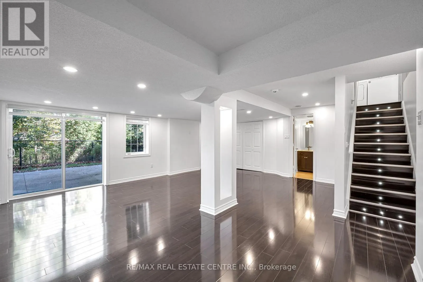 425 BUSSEL CRESCENT
