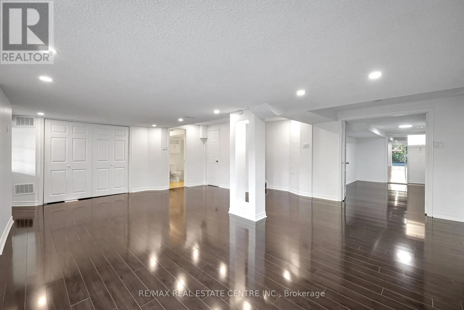 425 BUSSEL CRESCENT