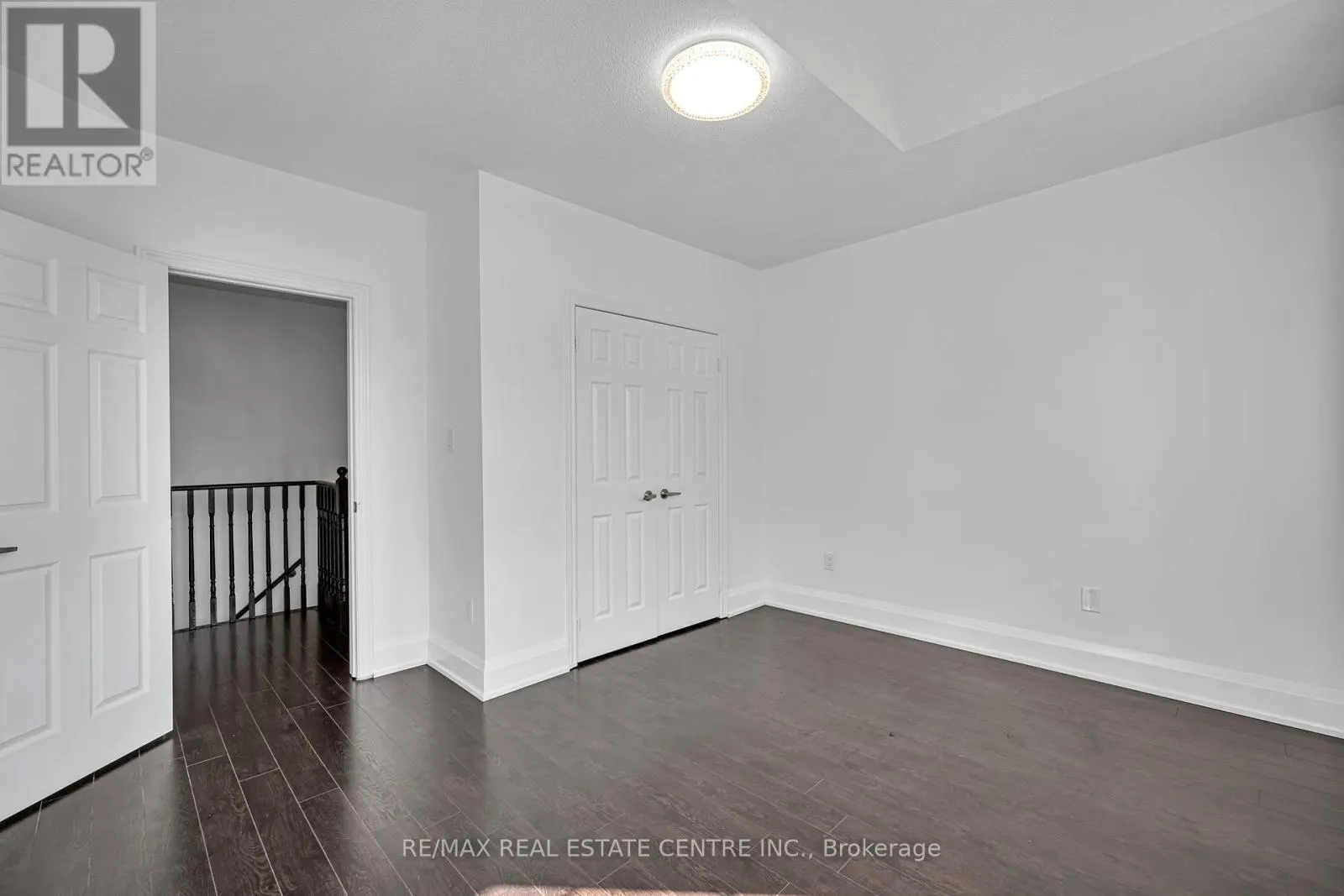 425 BUSSEL CRESCENT