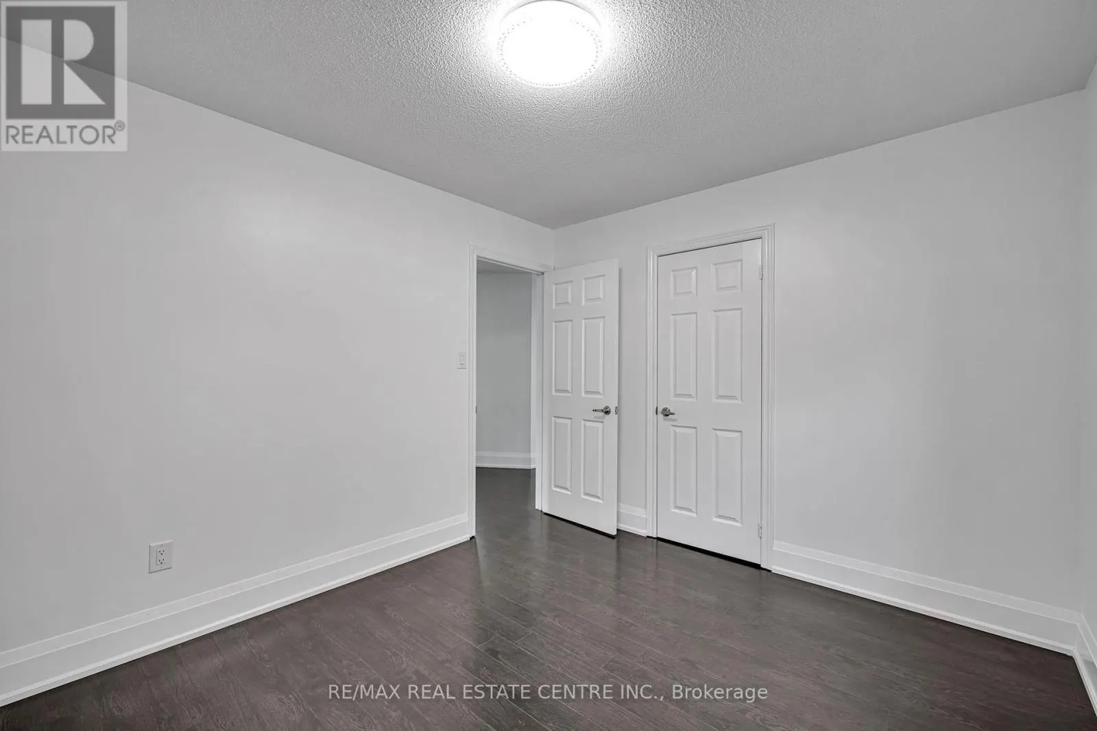 425 BUSSEL CRESCENT