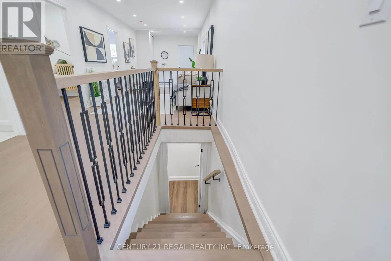 26 ALYWARD STREET
