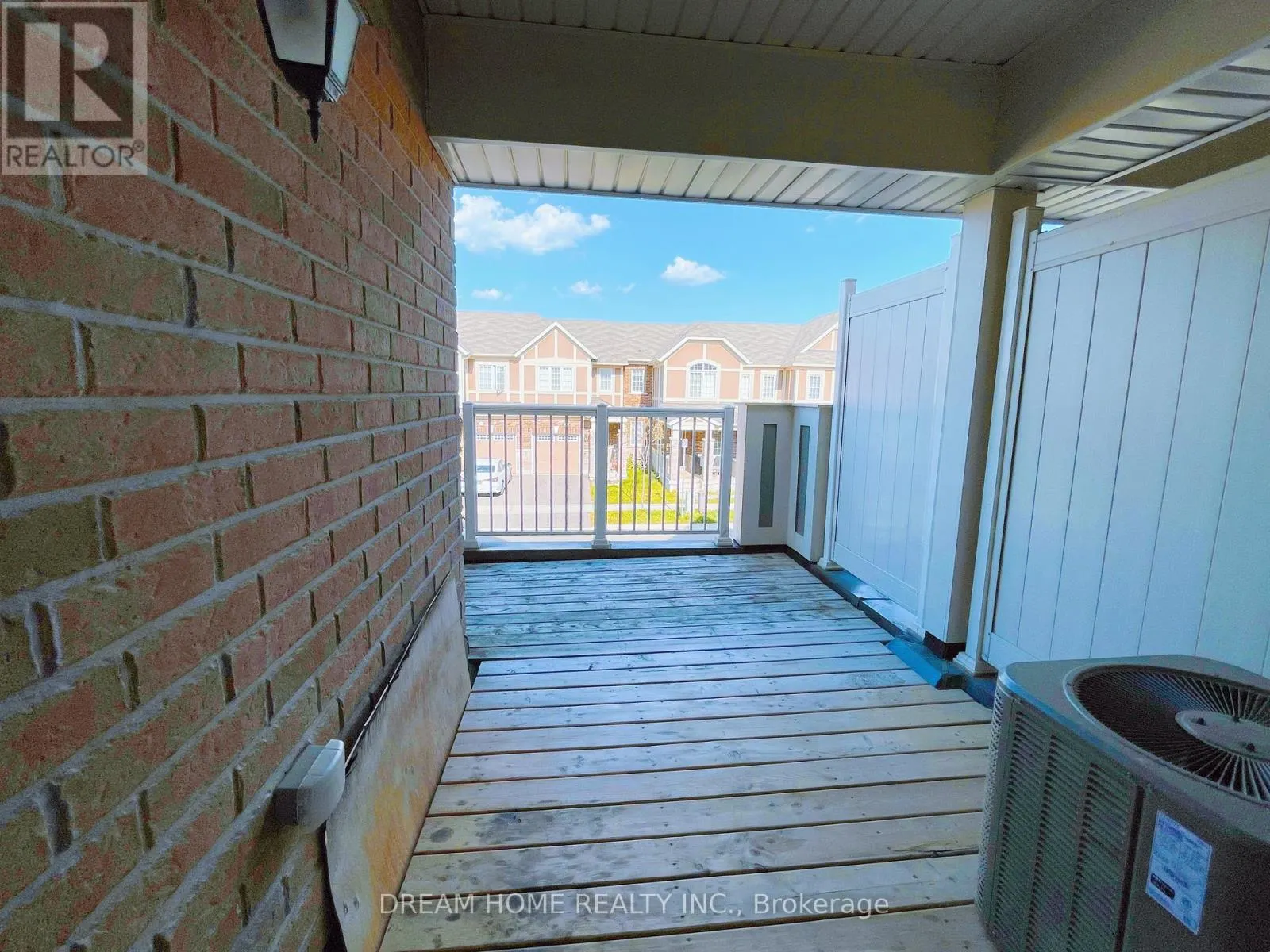 651 LAKING TERRACE
