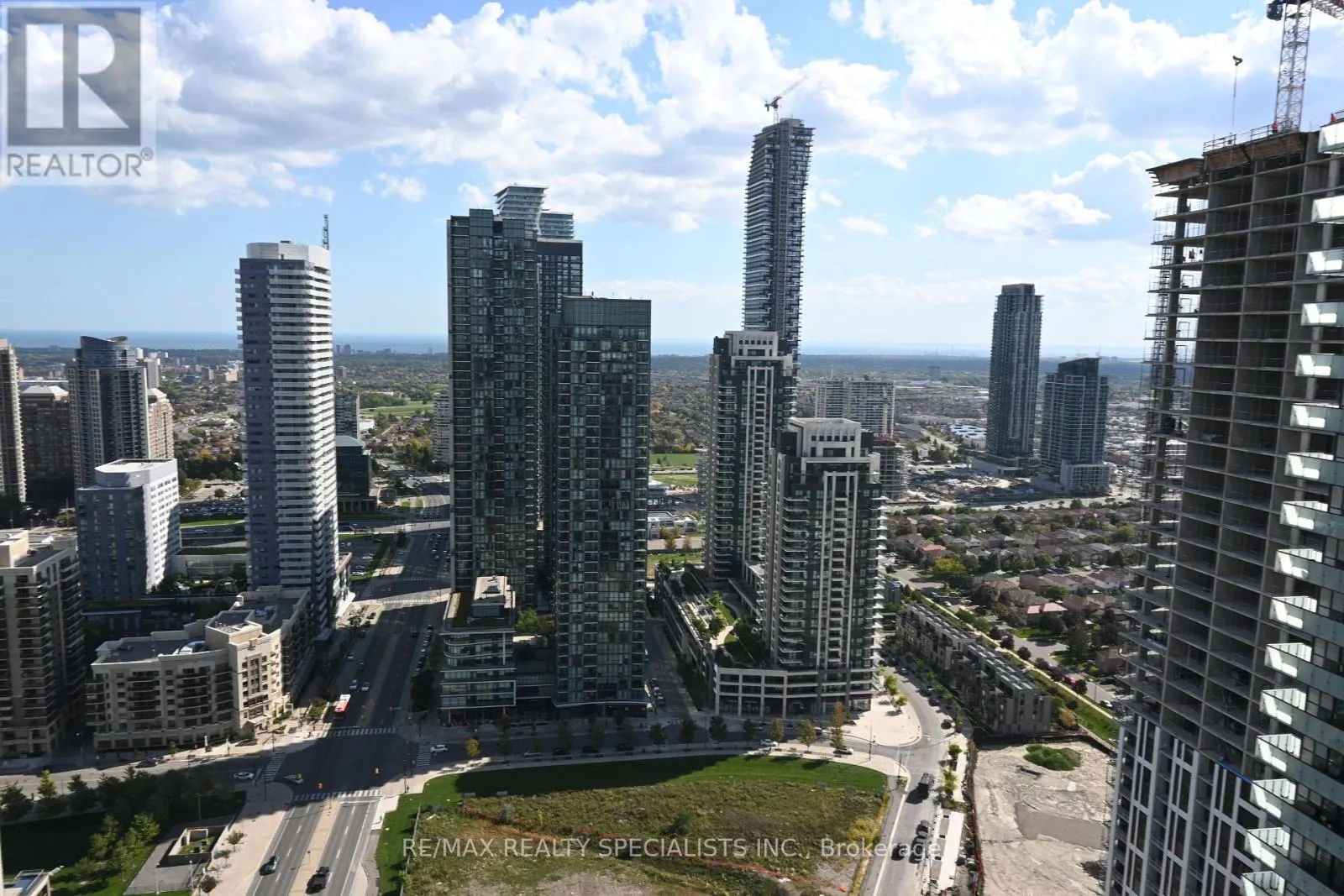 3504 - 430 SQUARE ONE DRIVE
