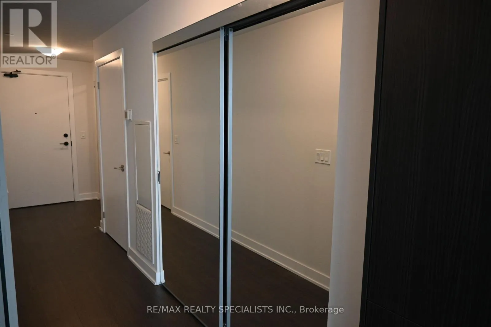 3504 - 430 SQUARE ONE DRIVE