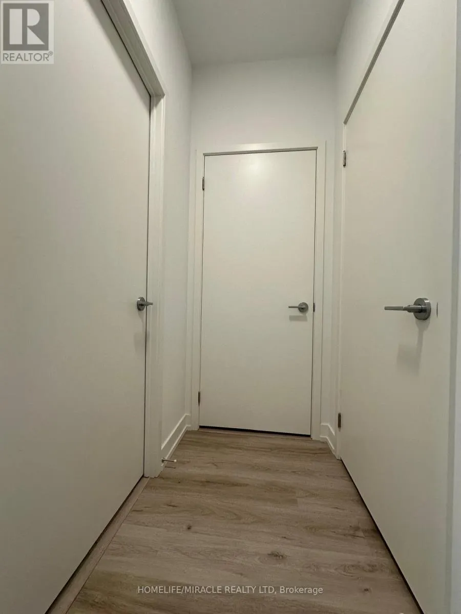 0213 - 395 SQUARE ONE DRIVE