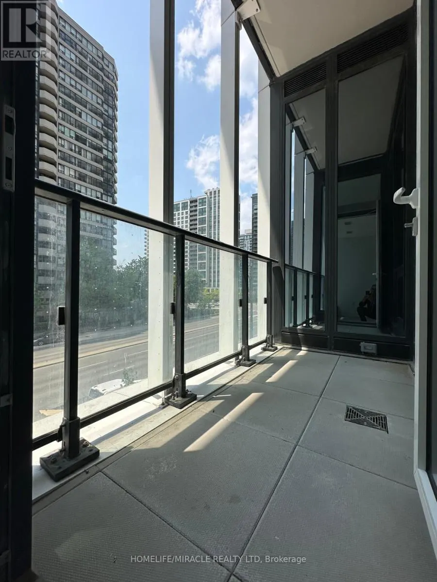 0213 - 395 SQUARE ONE DRIVE