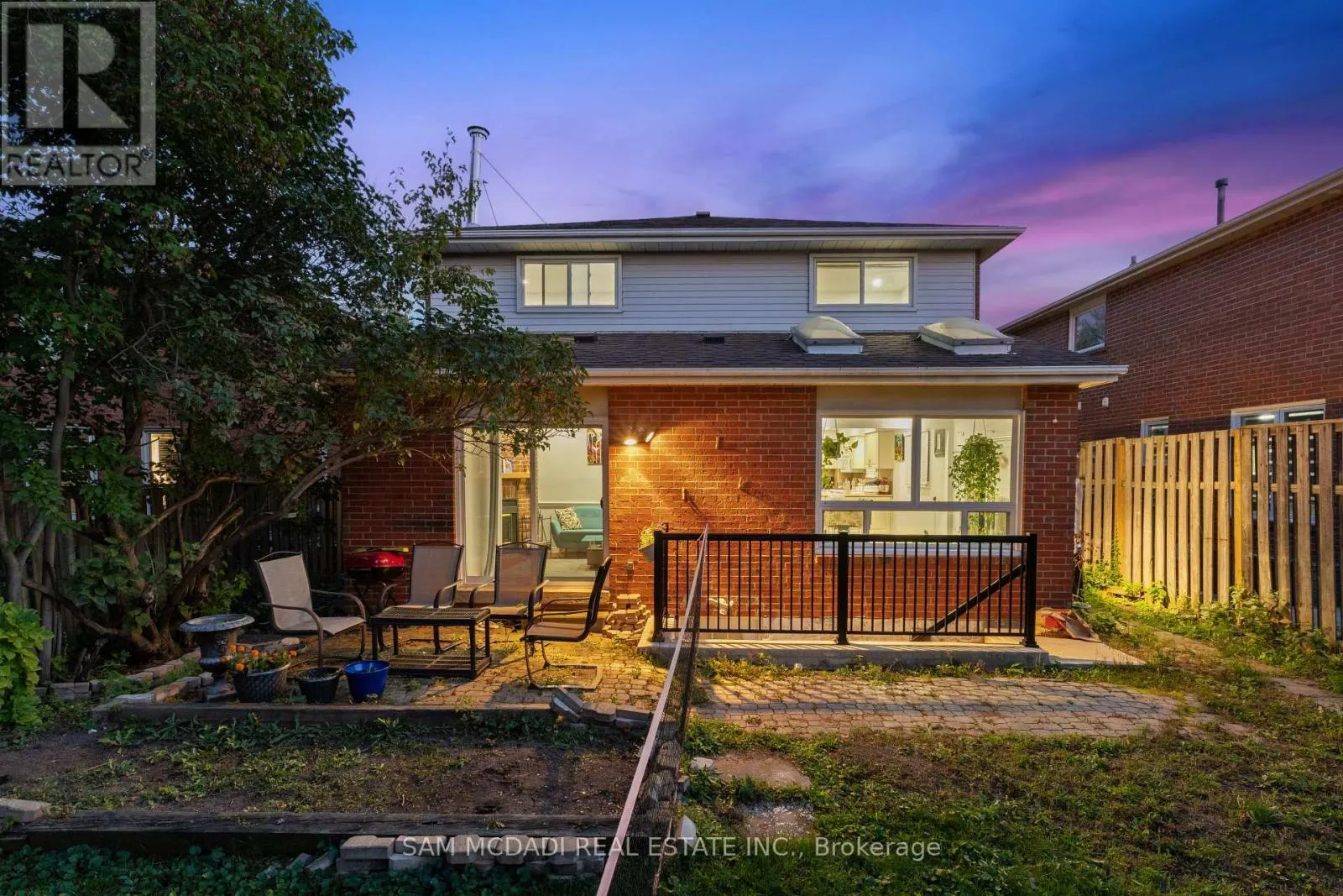 6906 HICKLING CRESCENT