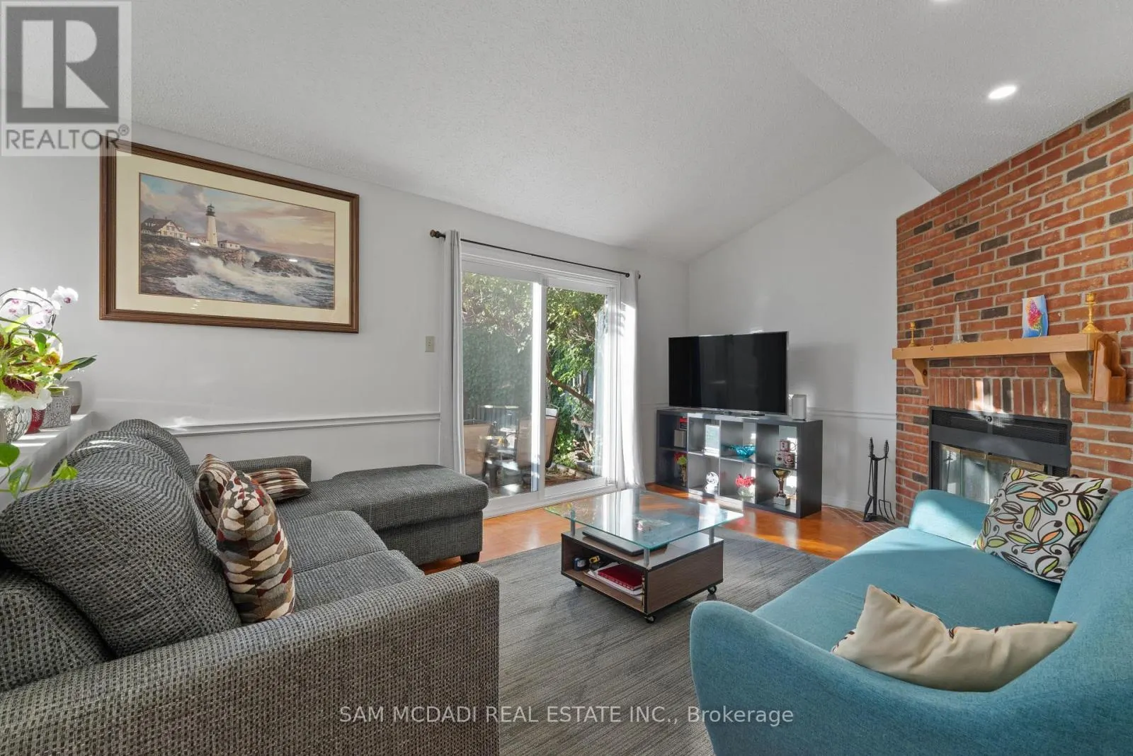 6906 HICKLING CRESCENT
