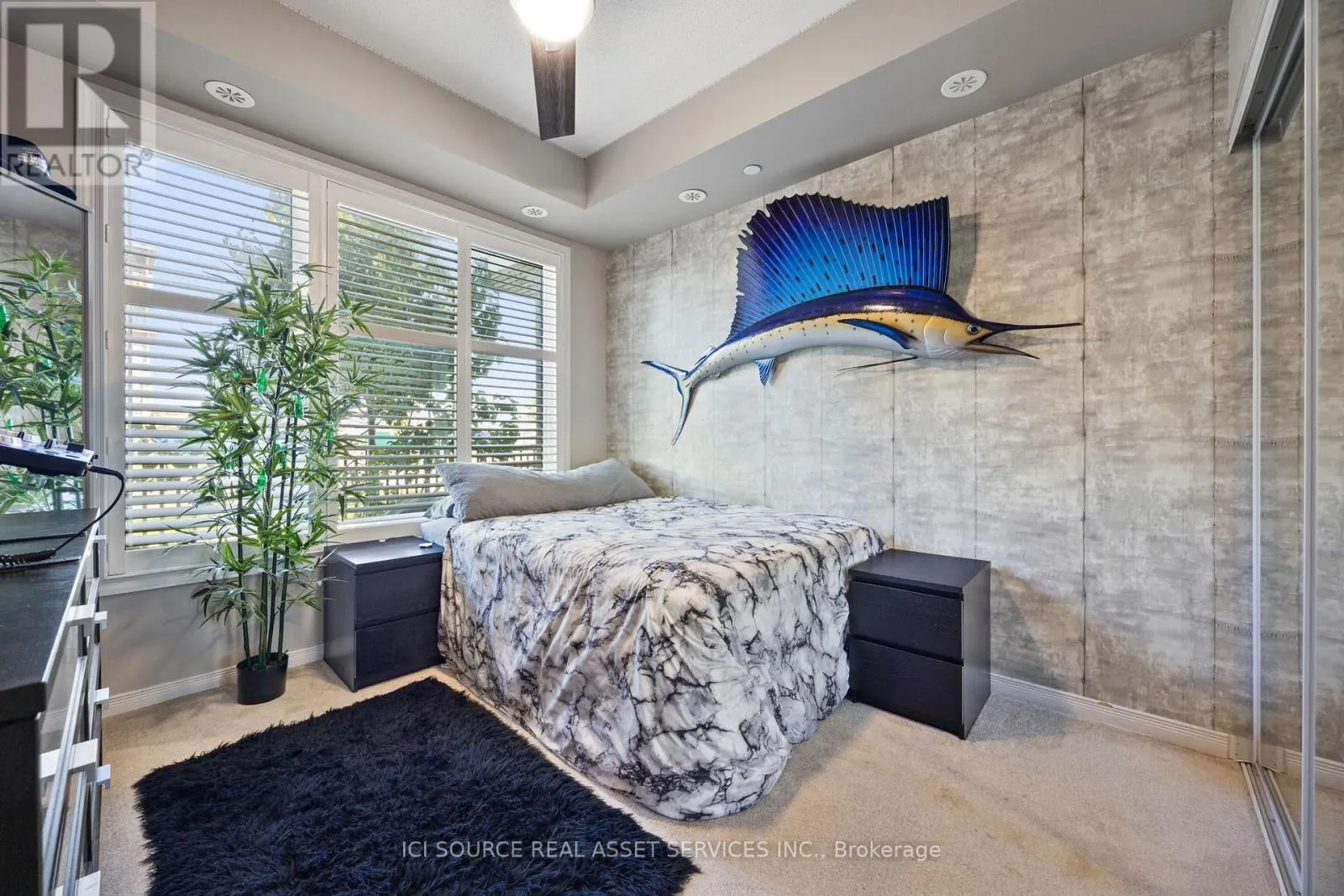 110 - 54 SKY HARBOUR DRIVE