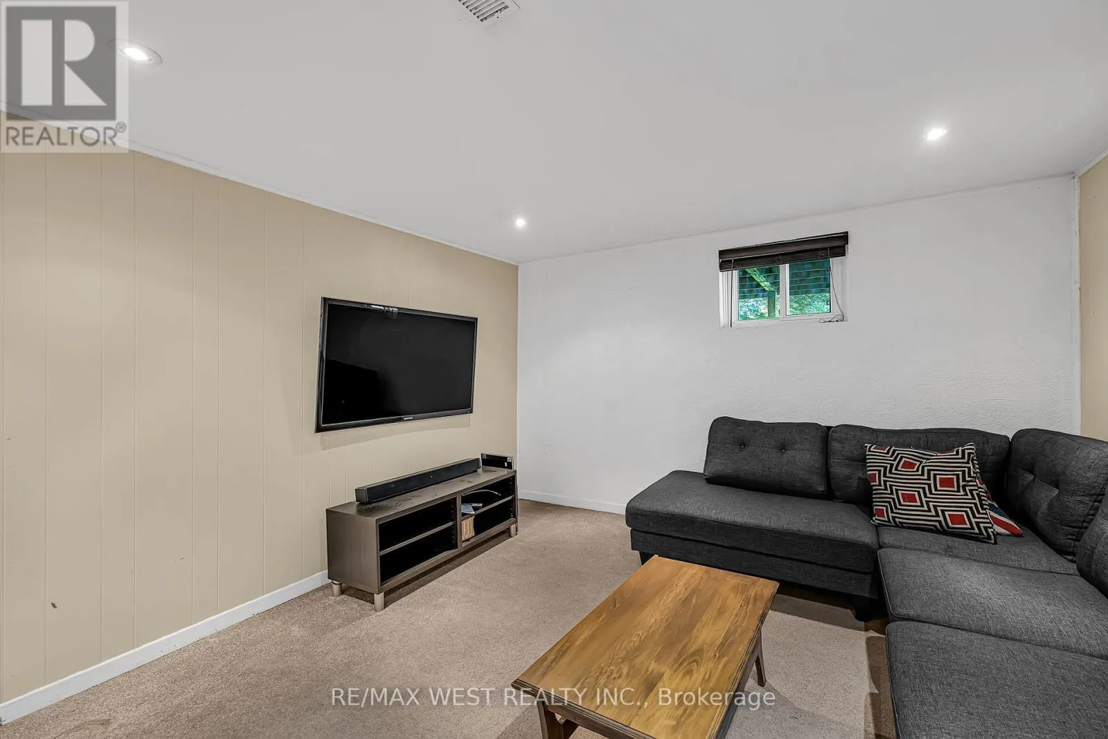 577 DRYMEN CRESCENT