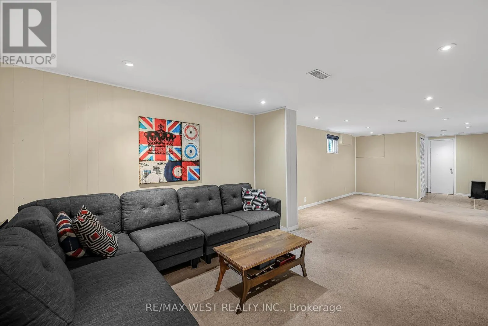 577 DRYMEN CRESCENT
