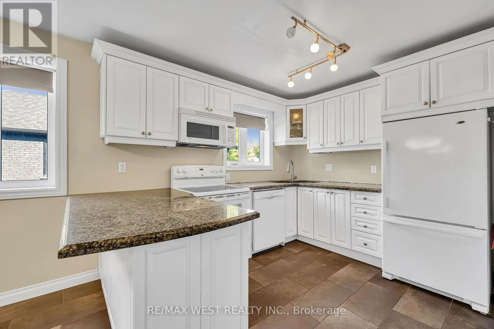 577 DRYMEN CRESCENT