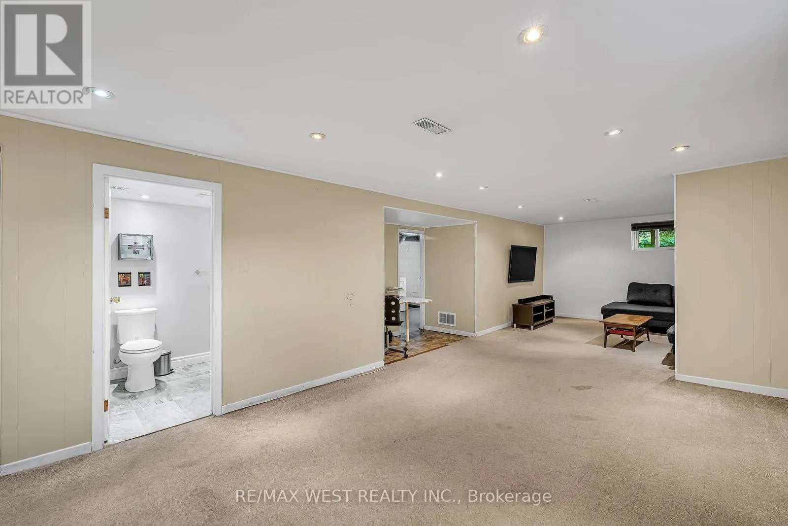 577 DRYMEN CRESCENT