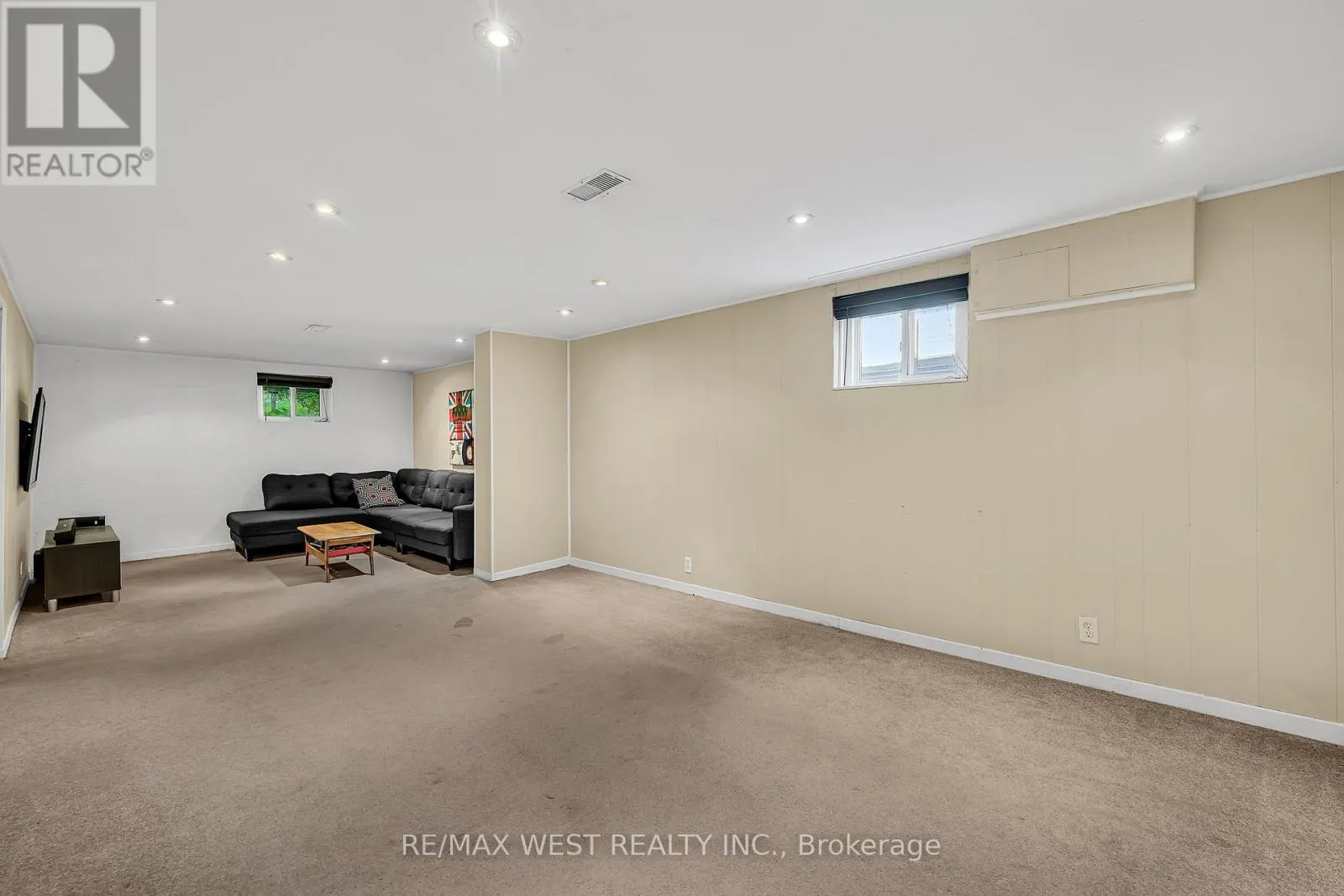 577 DRYMEN CRESCENT