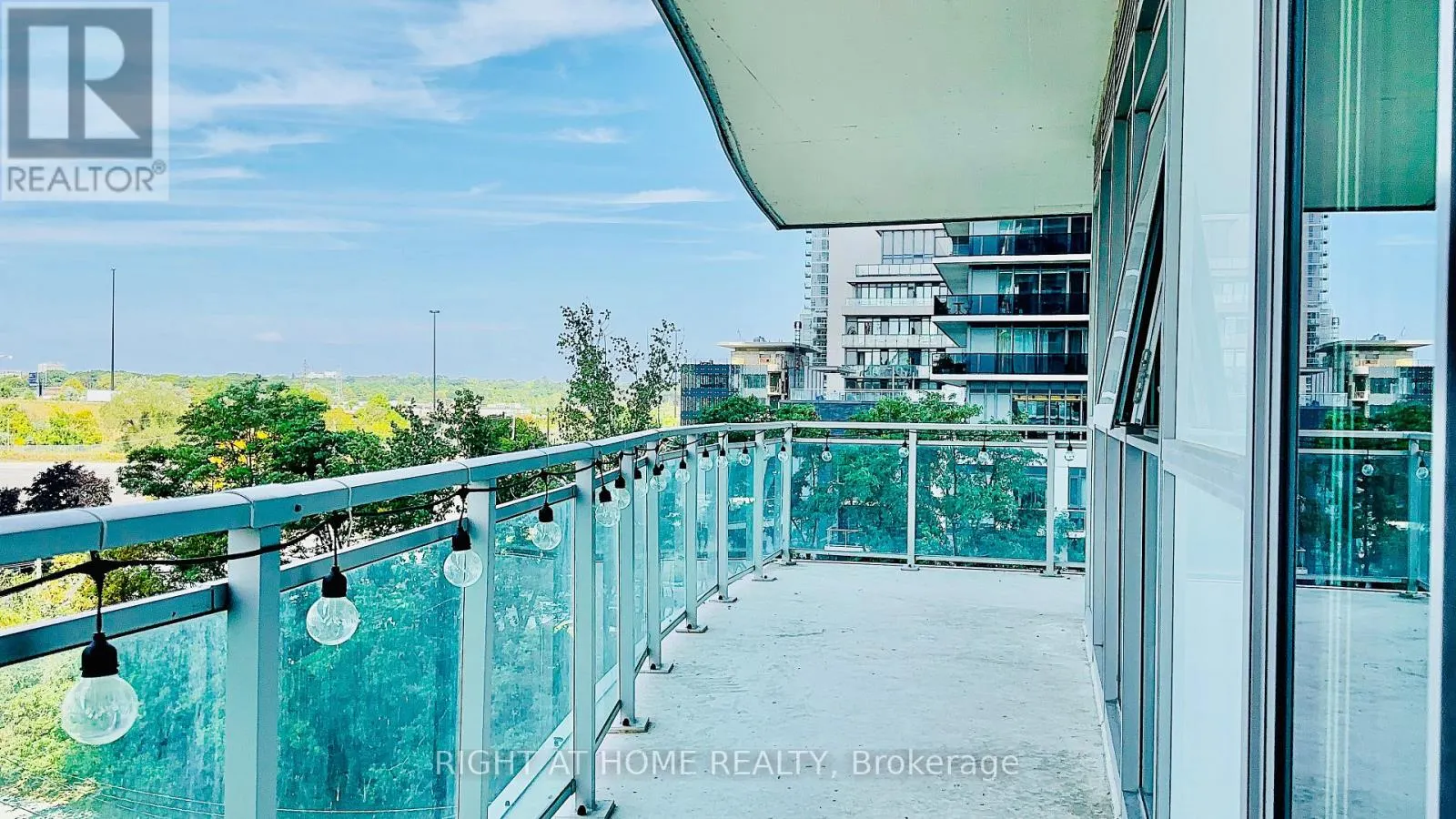 504 - 33 SHORE BREEZE DRIVE