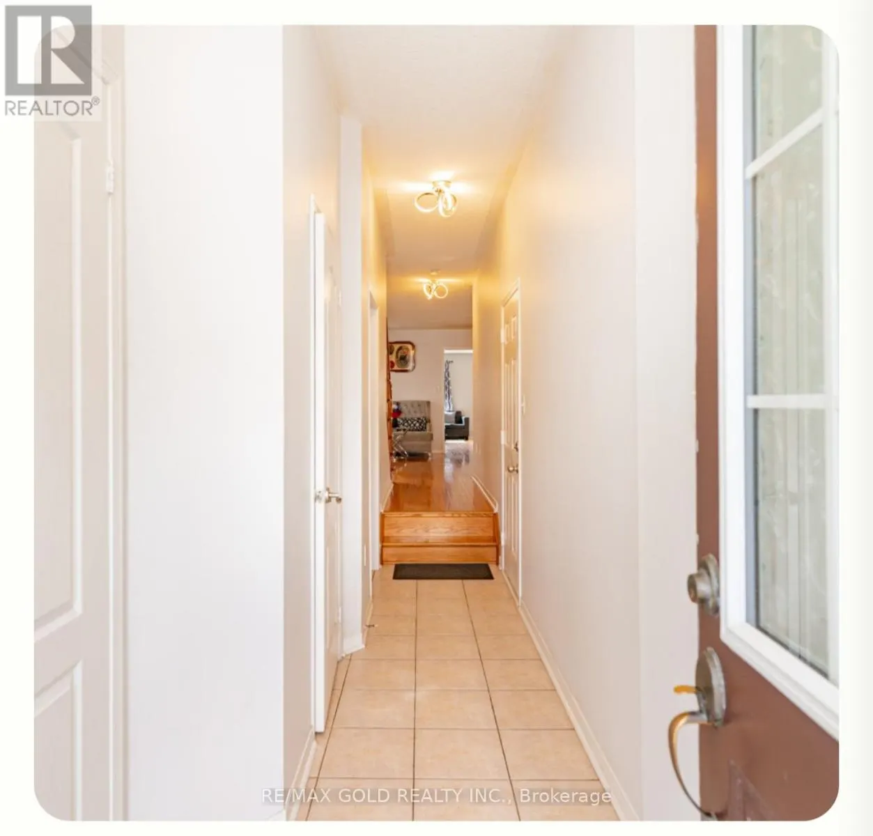 (MAIN & 2ND FLOOR) - 95 CRYSTALVIEW CRESCENT