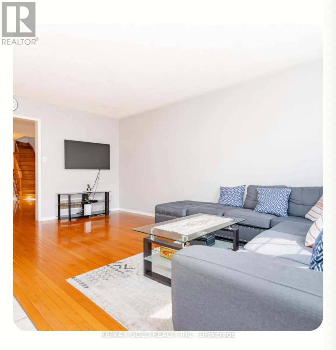 (MAIN & 2ND FLOOR) - 95 CRYSTALVIEW CRESCENT