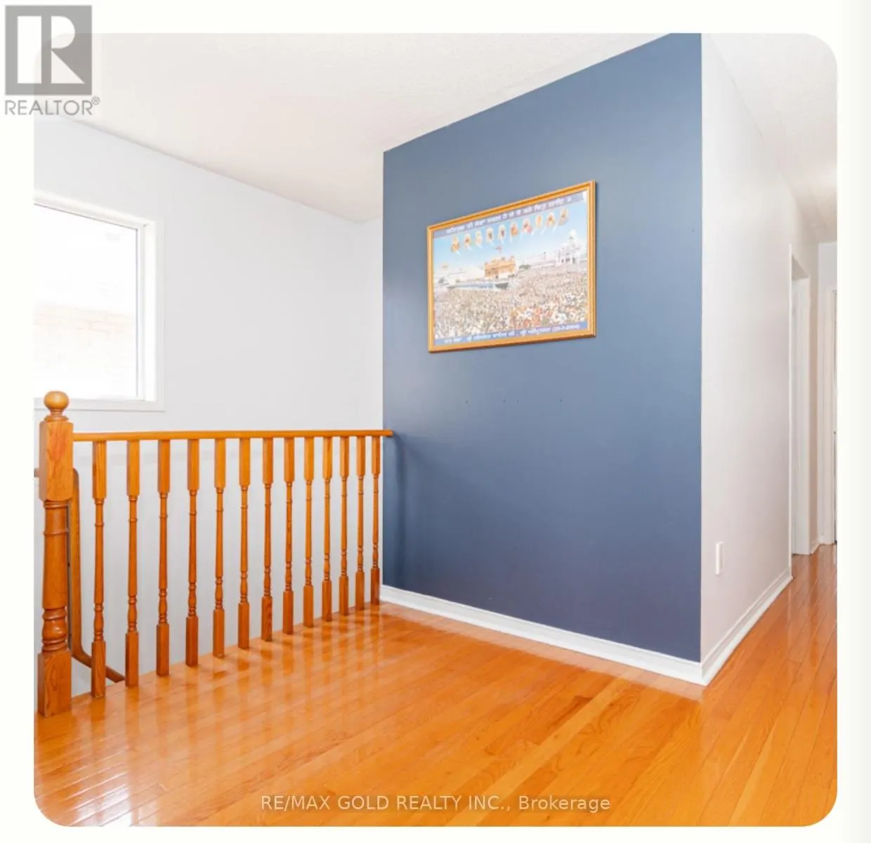 (MAIN & 2ND FLOOR) - 95 CRYSTALVIEW CRESCENT