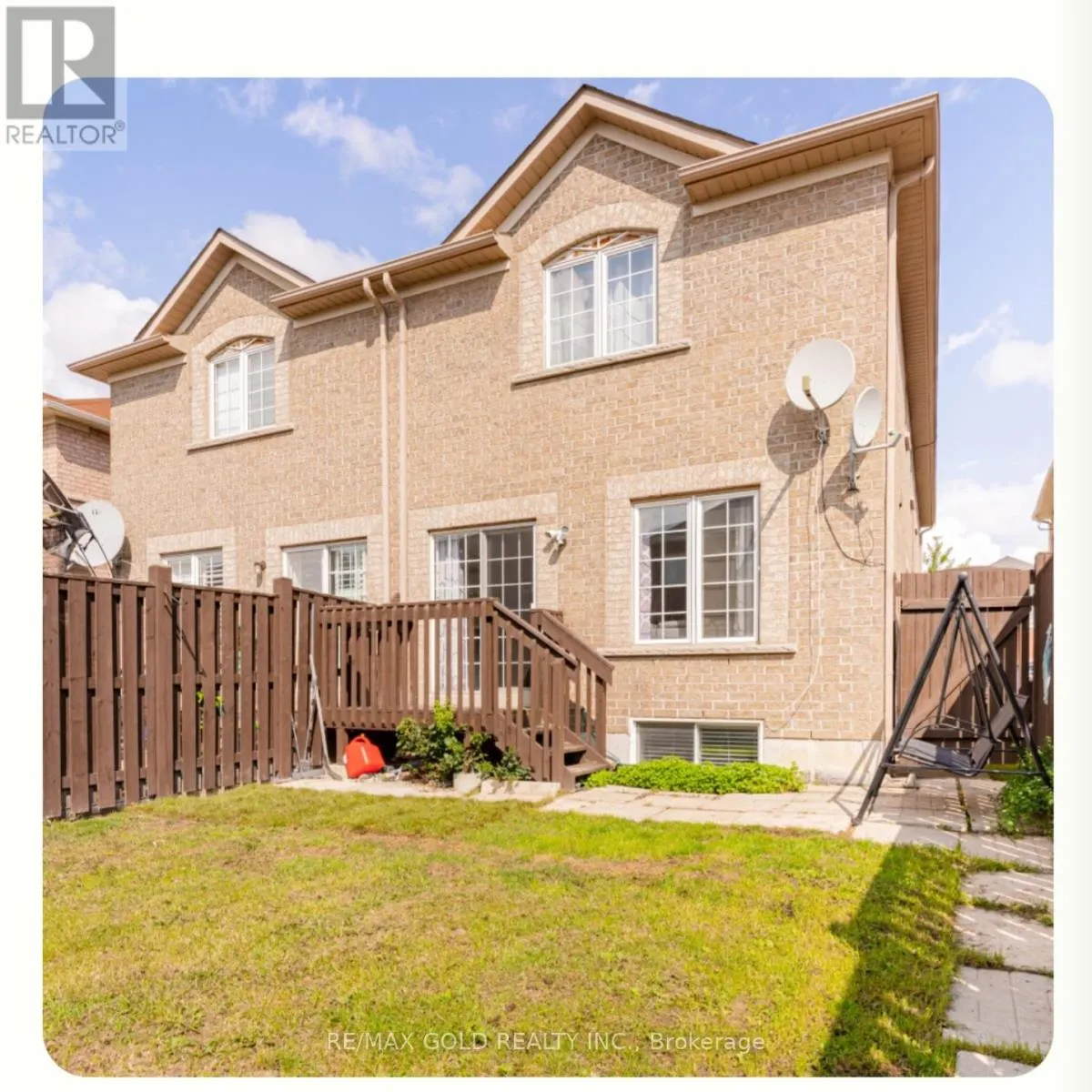(MAIN & 2ND FLOOR) - 95 CRYSTALVIEW CRESCENT