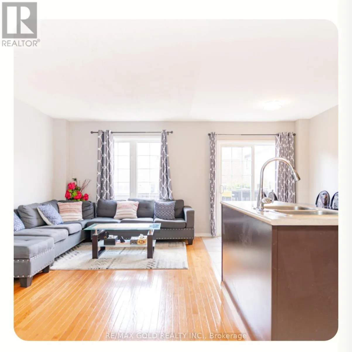 (MAIN & 2ND FLOOR) - 95 CRYSTALVIEW CRESCENT