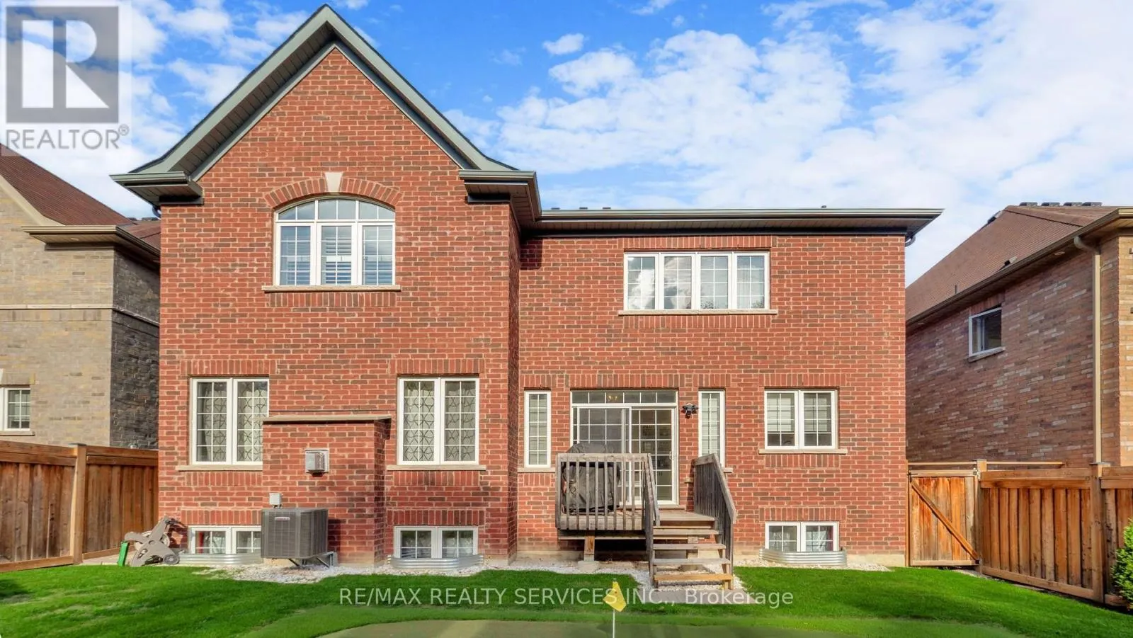 70 LITTLE BRITAIN CRESCENT