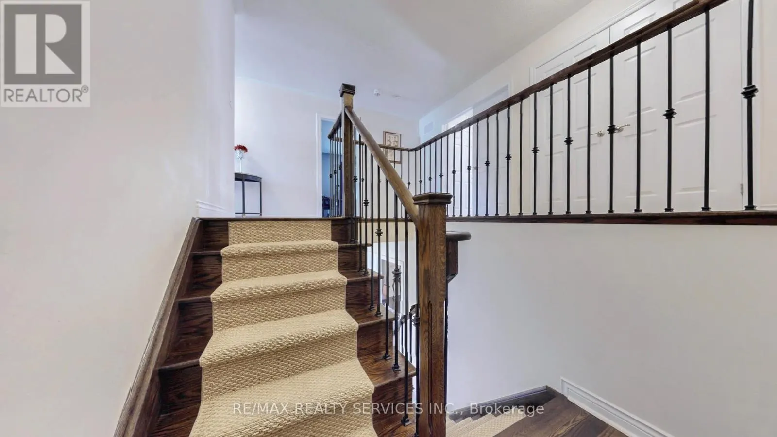 70 LITTLE BRITAIN CRESCENT