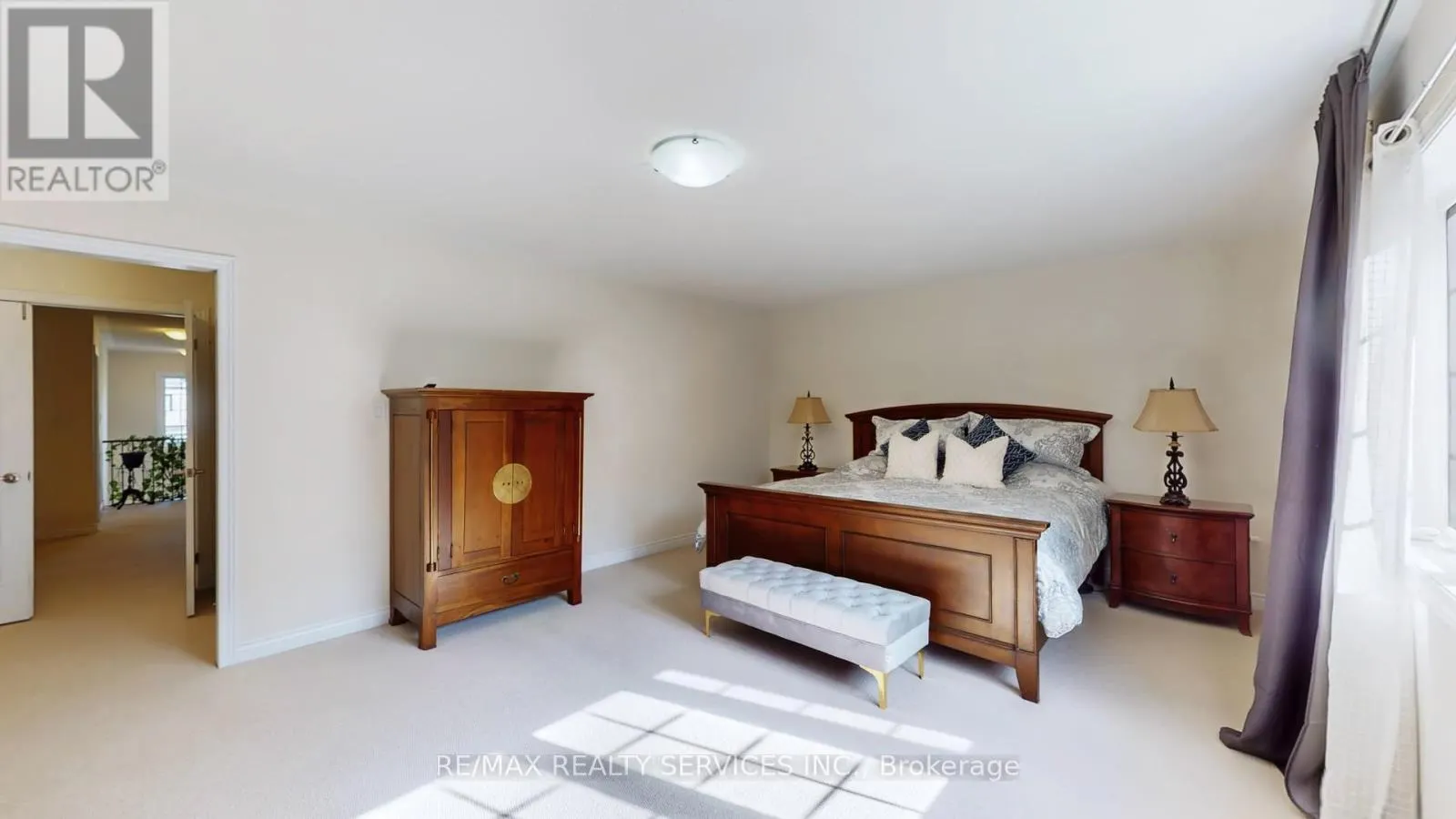 70 LITTLE BRITAIN CRESCENT