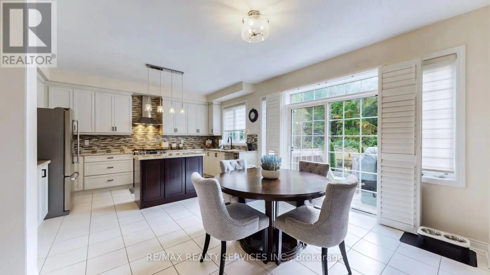 70 LITTLE BRITAIN CRESCENT