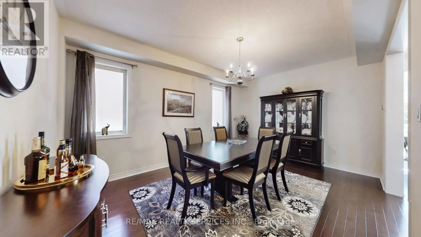 70 LITTLE BRITAIN CRESCENT