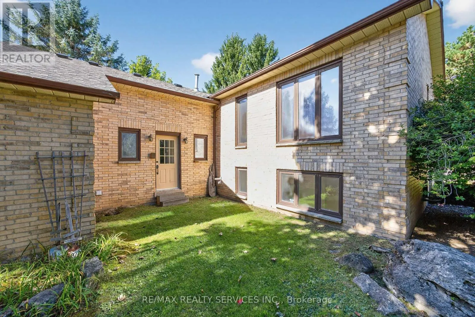 43 MCCORT DRIVE