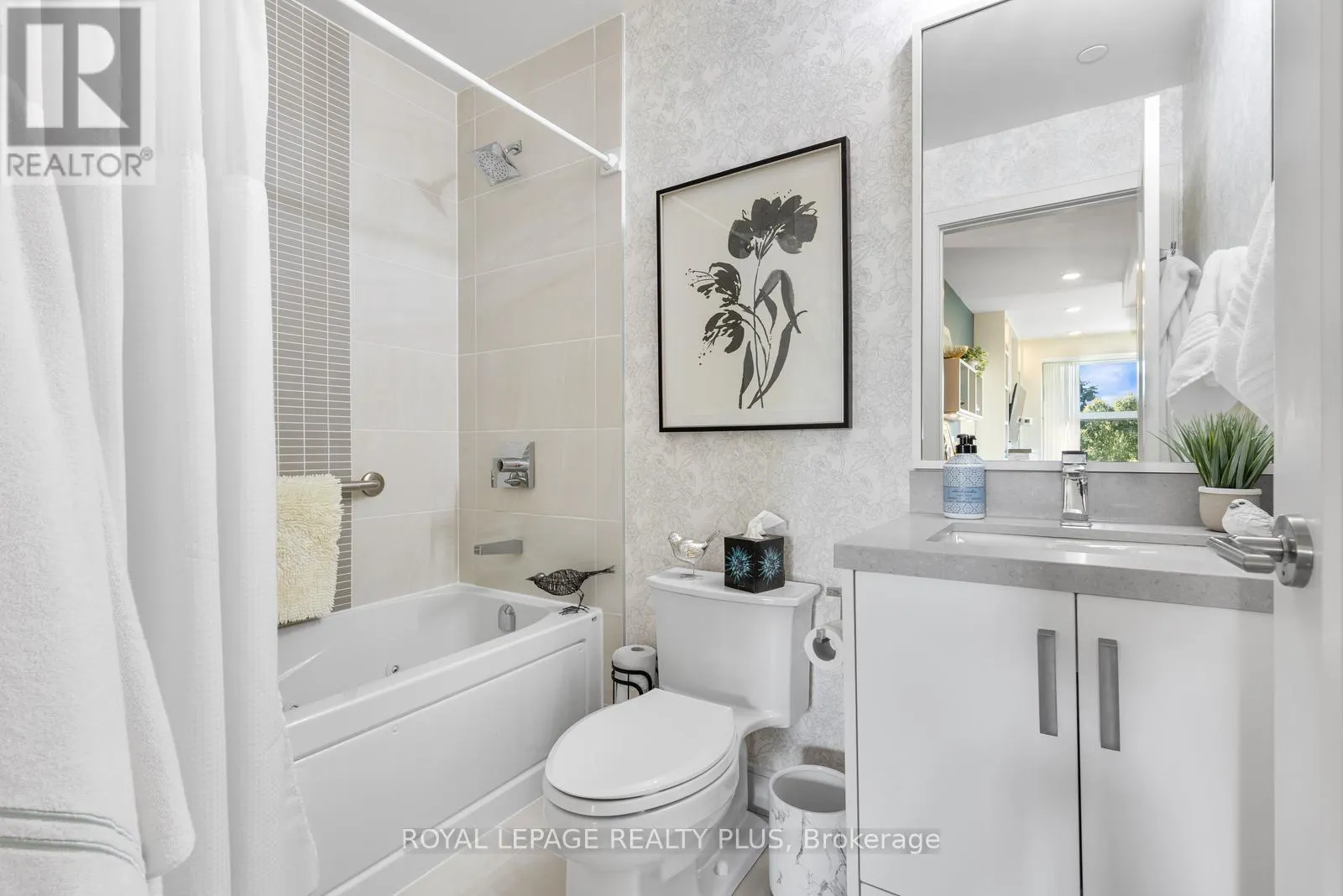 327 - 1575 LAKESHORE ROAD W