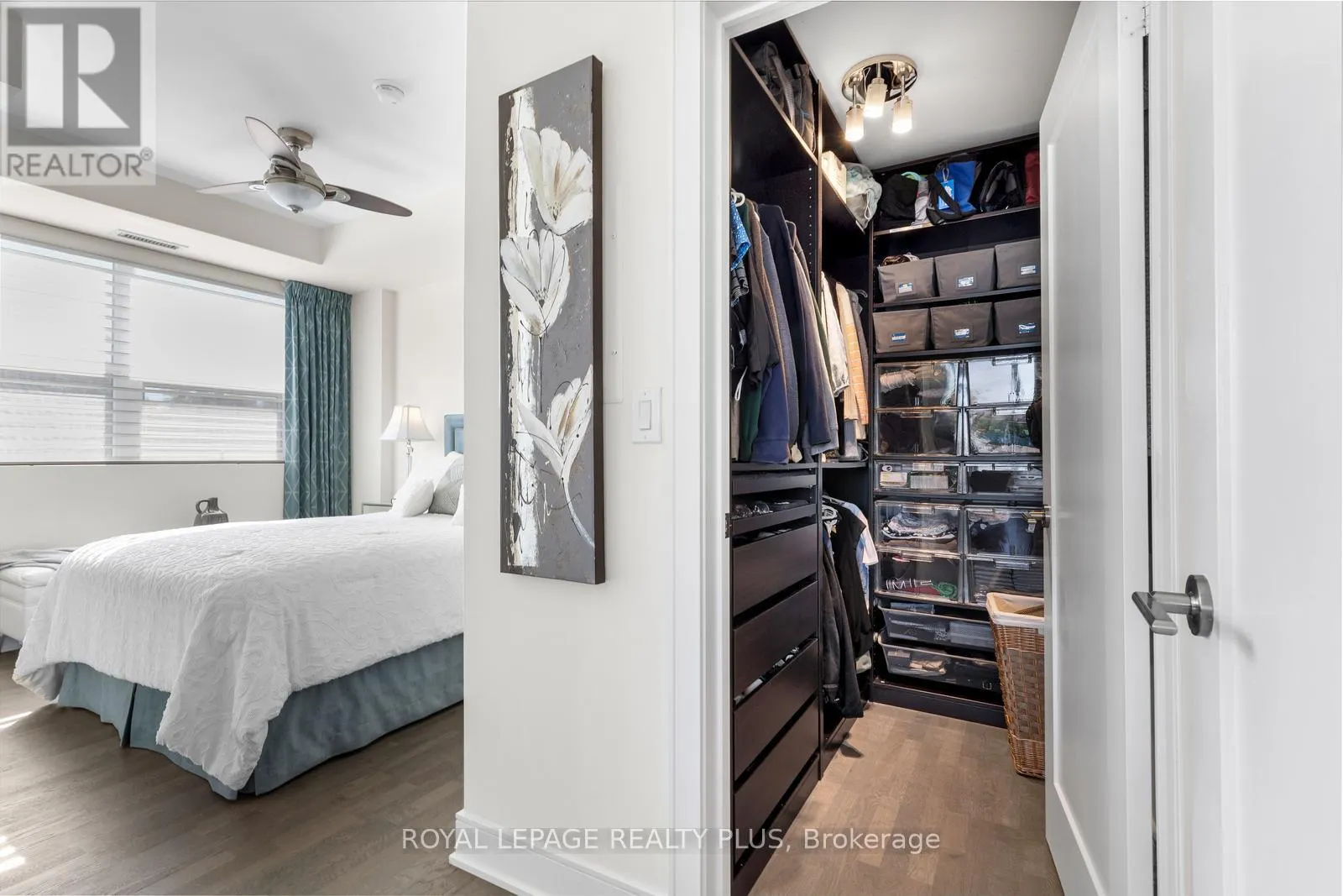 327 - 1575 LAKESHORE ROAD W