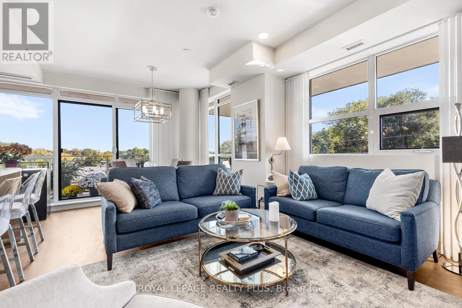 327 - 1575 LAKESHORE ROAD W