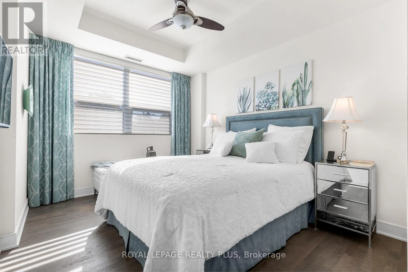 327 - 1575 LAKESHORE ROAD W
