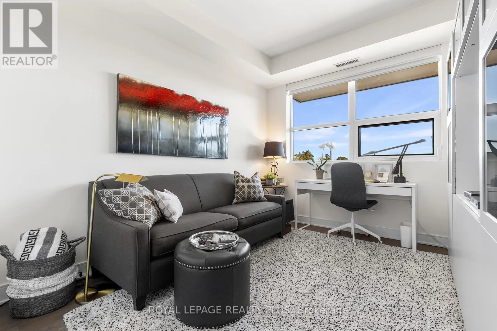 327 - 1575 LAKESHORE ROAD W