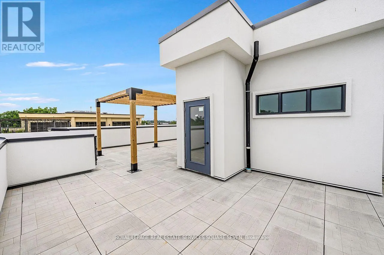 412 - 123 MAURICE DRIVE