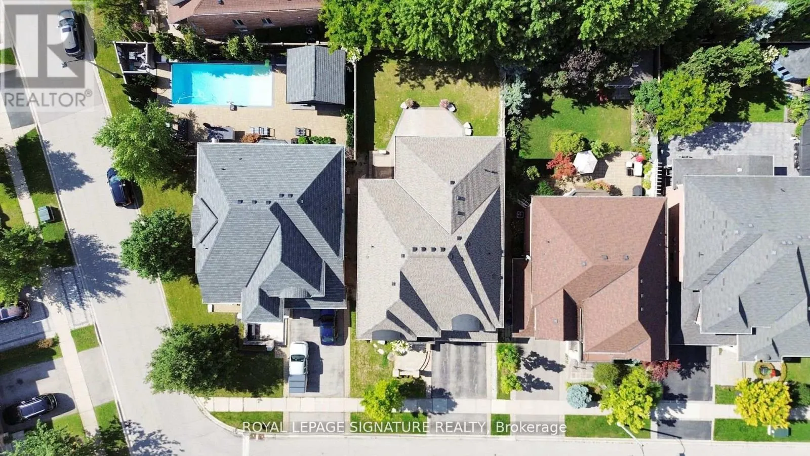 2238 LYNDHURST DRIVE