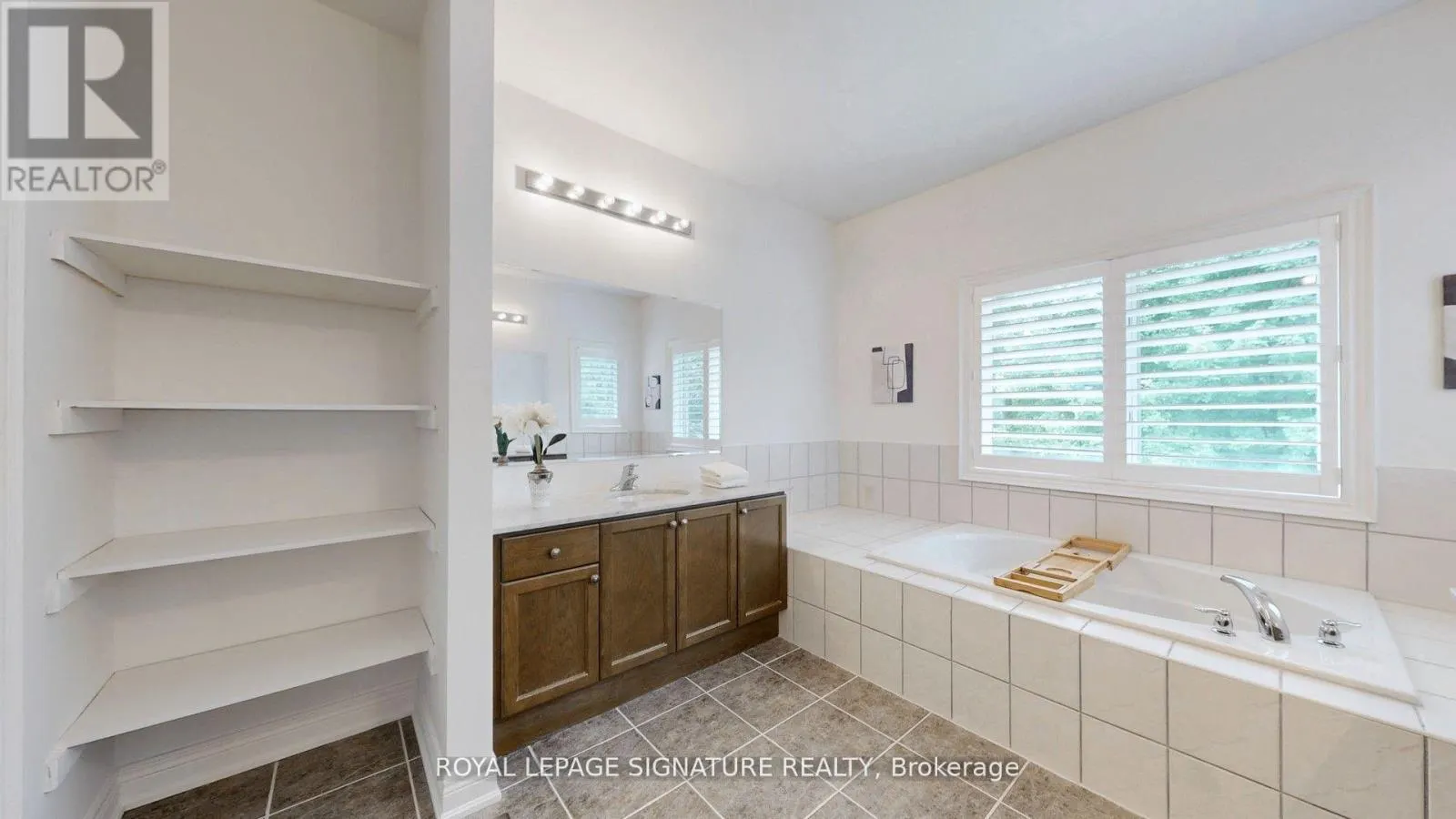 2238 LYNDHURST DRIVE