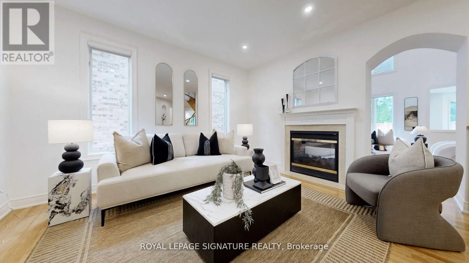2238 LYNDHURST DRIVE