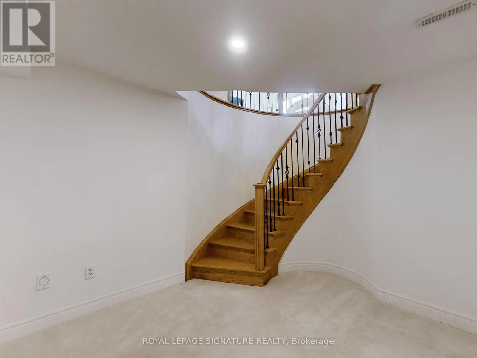 2238 LYNDHURST DRIVE