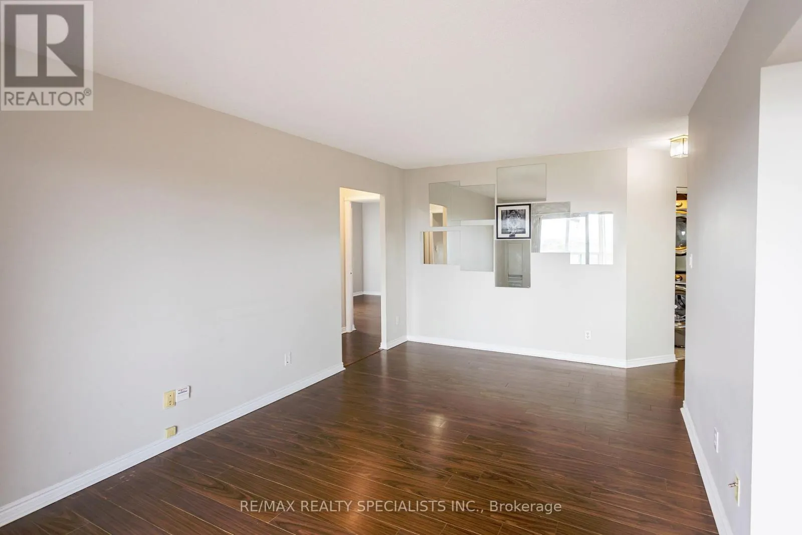 1211 - 135 HILLCREST AVENUE