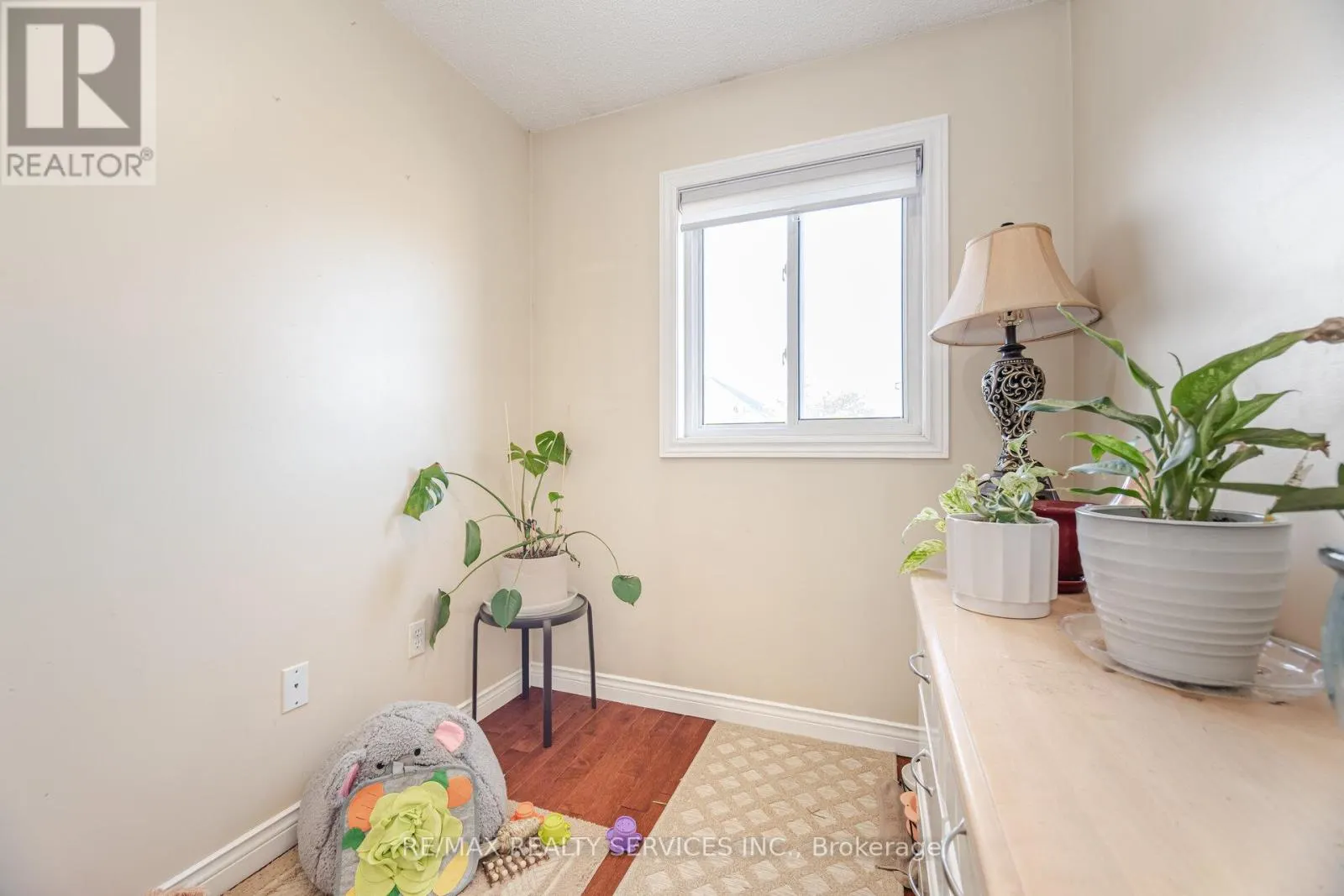 28 FALLSTAR CRESCENT