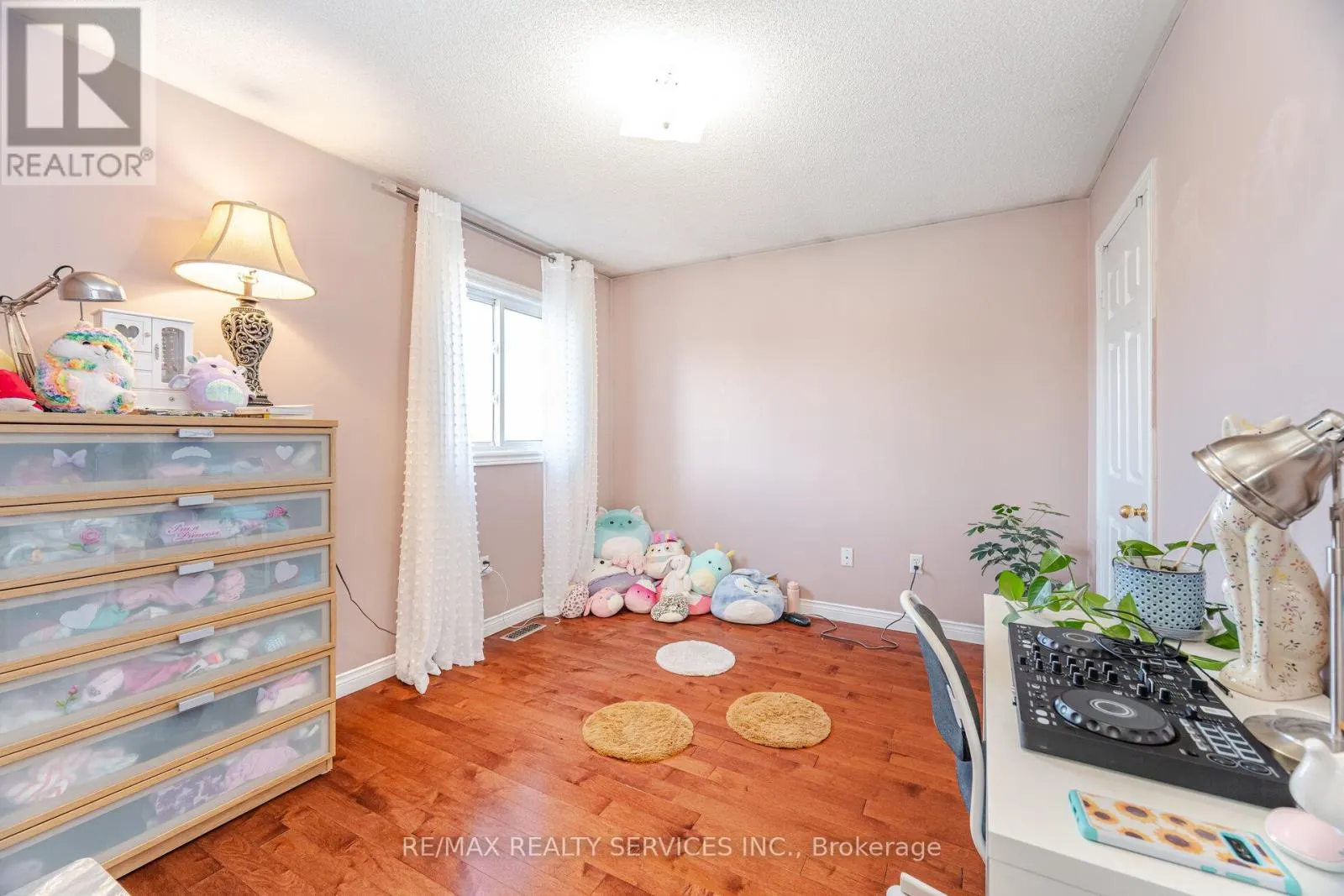 28 FALLSTAR CRESCENT