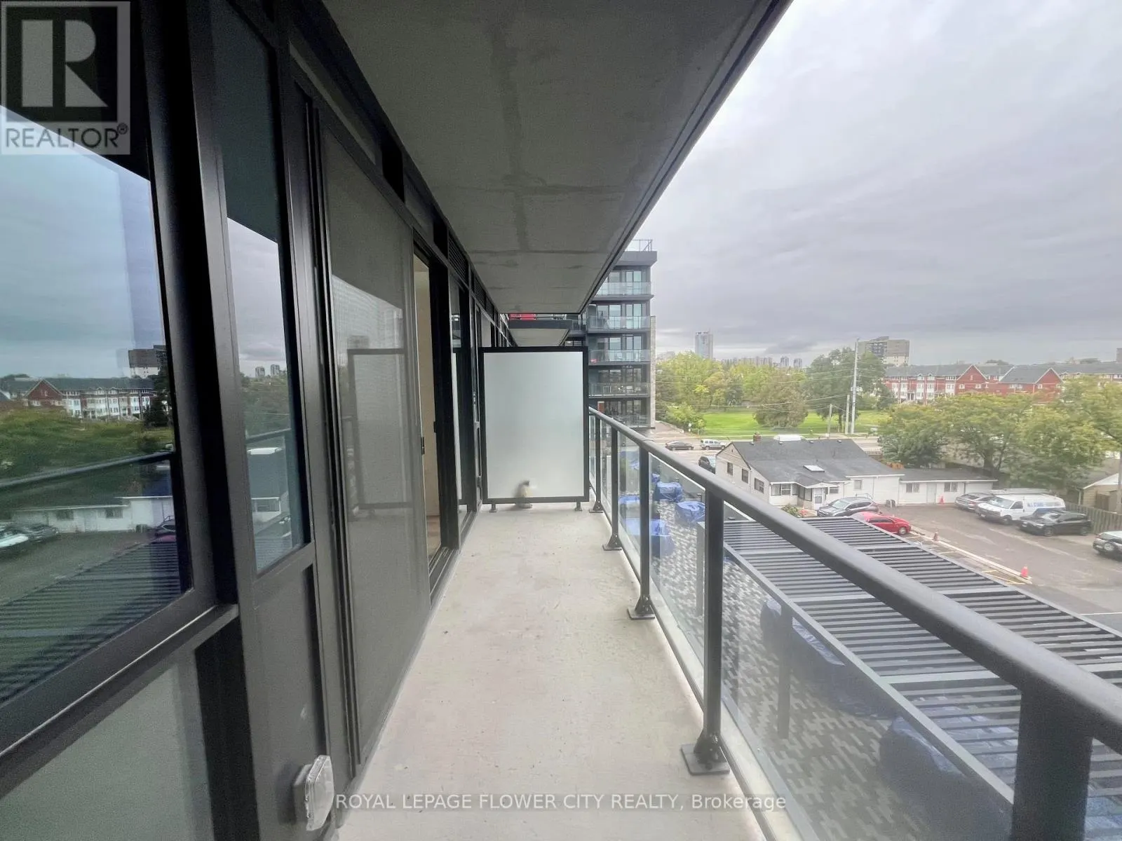 402 - 3009 NOVAR ROAD
