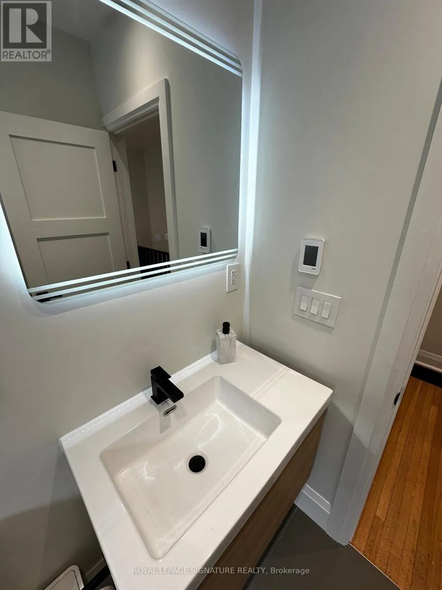 UPPER - 198 EARLSCOURT AVENUE