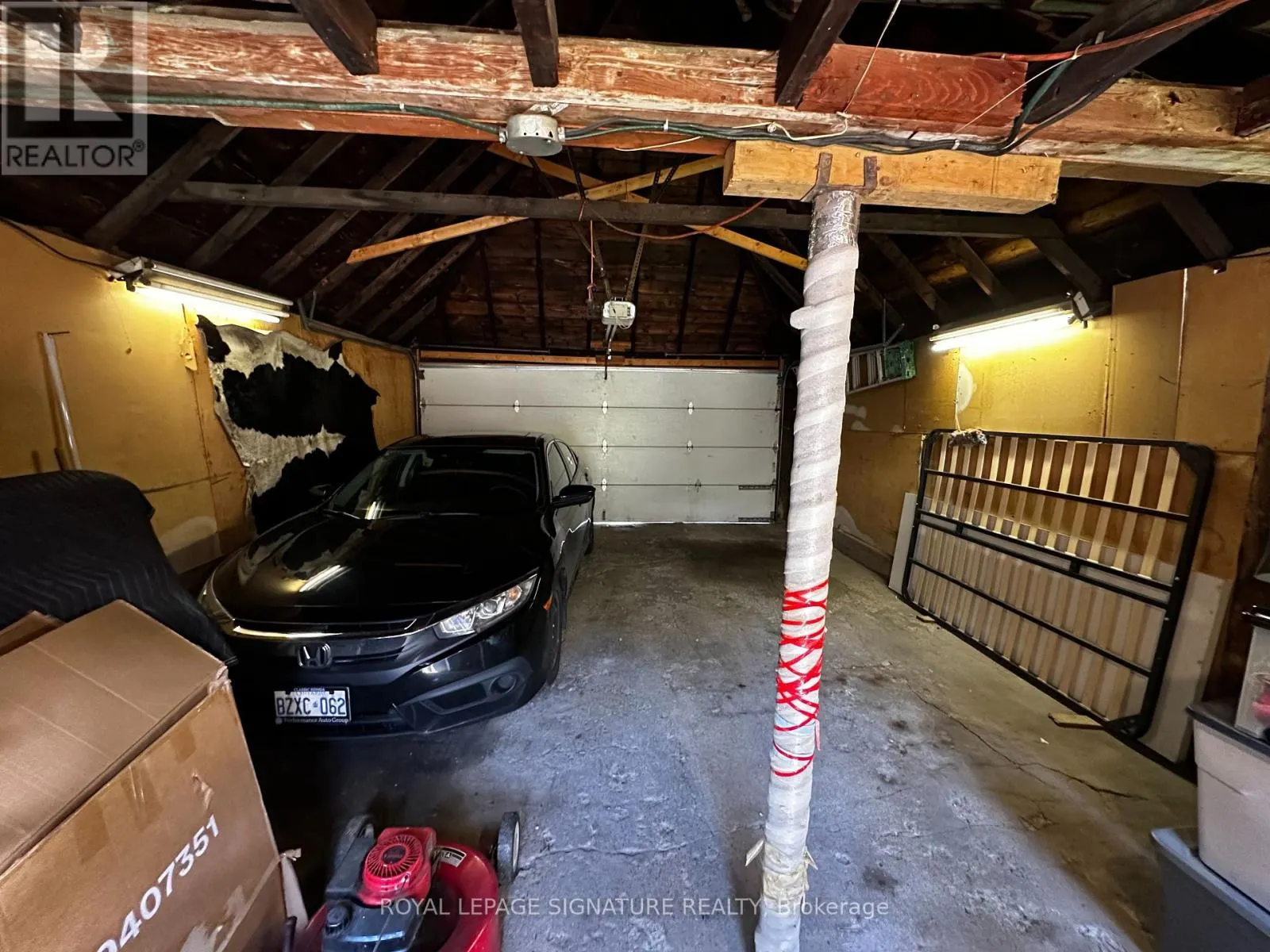 UPPER - 198 EARLSCOURT AVENUE